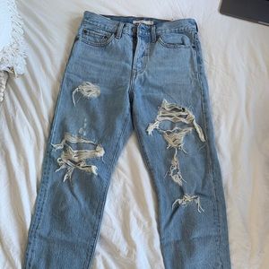 Levi’s straight wedge cut ripped jeans in blue